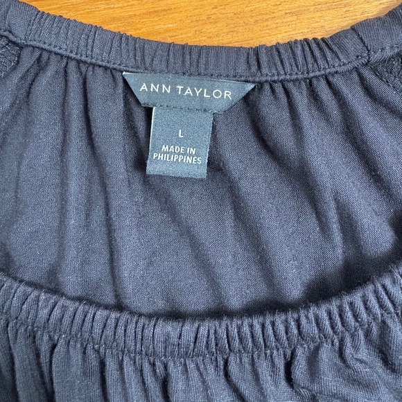 NEW Ann Taylor Black Short Sleeve Top - Picture 4 of 5